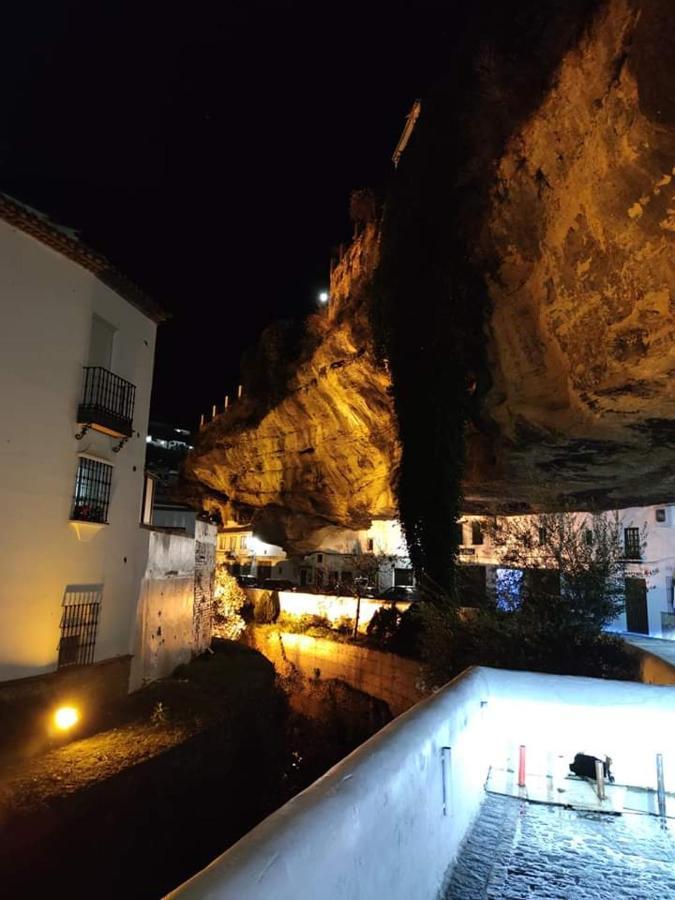 شقة La Casa Del Rio Setenil De Las Bodegas المظهر الخارجي الصورة